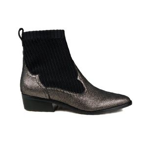 CECELIA NEW YORK TOMAS- NEW IN BOX